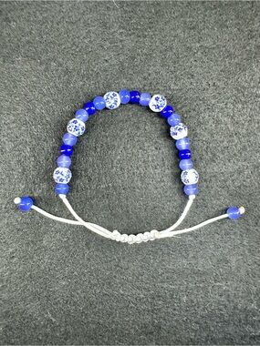 Blue & White Floral Adjustable Beaded Bracelet